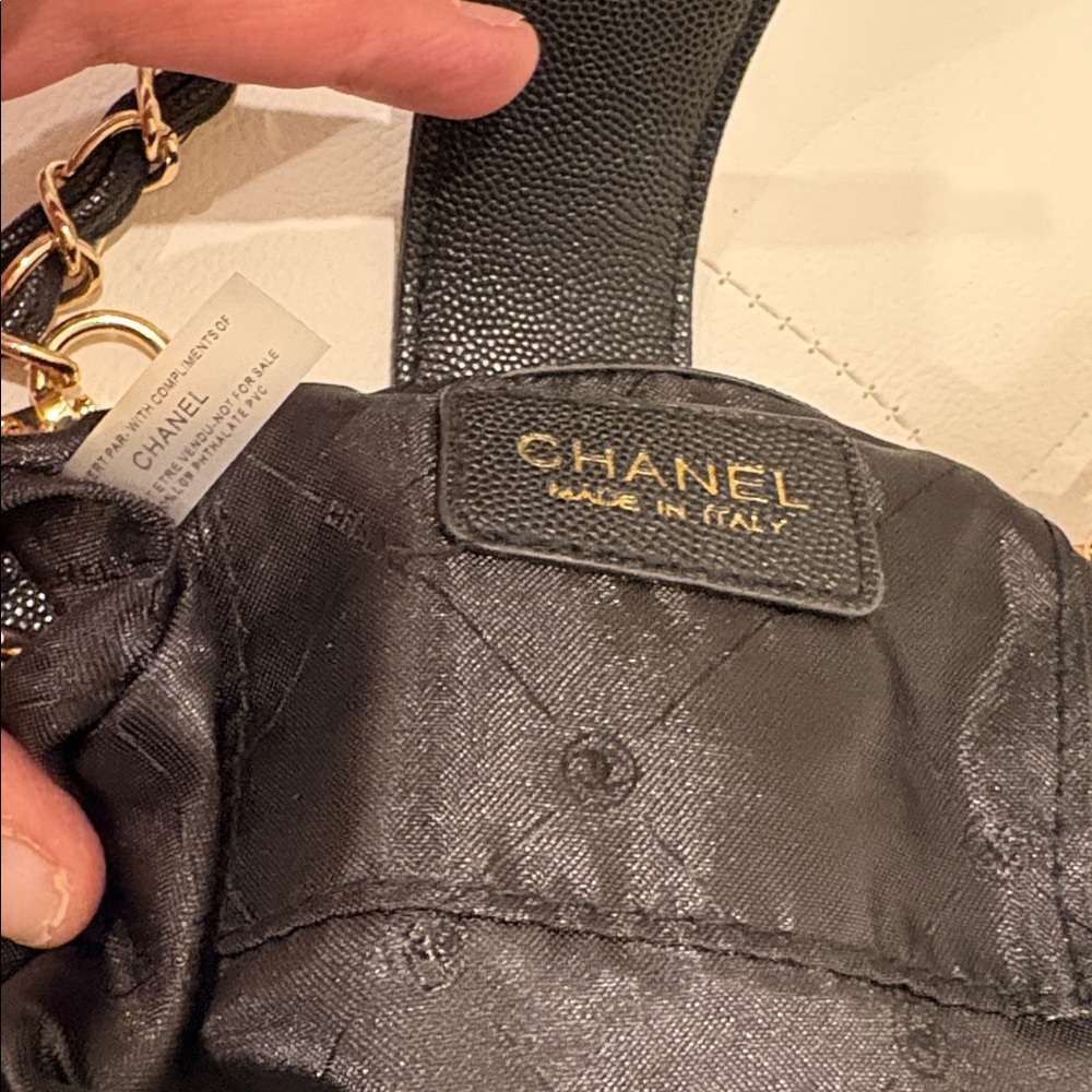 New 💘 CHANEL Beauty Cosmetic Black & Gold Shoulder Bag Vegan Leather Crossbody - Picture 13 of 17